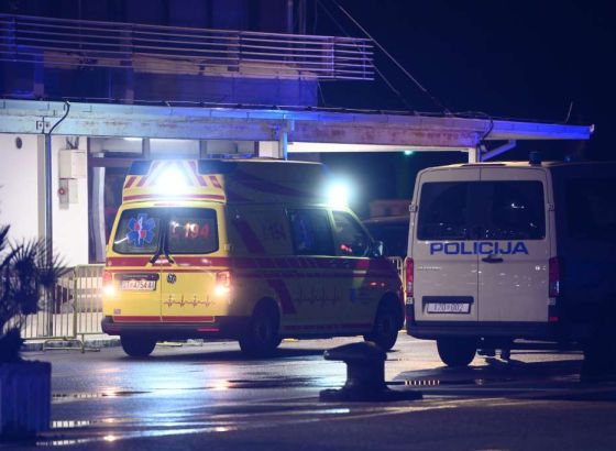 U splitskoj bolnici umro vozač koji je automobilom pao u more