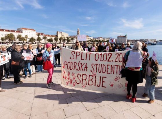 Split: Sedam privedenih zbog vrijeđanja sudionika skupa podrške studentima u Srbiji