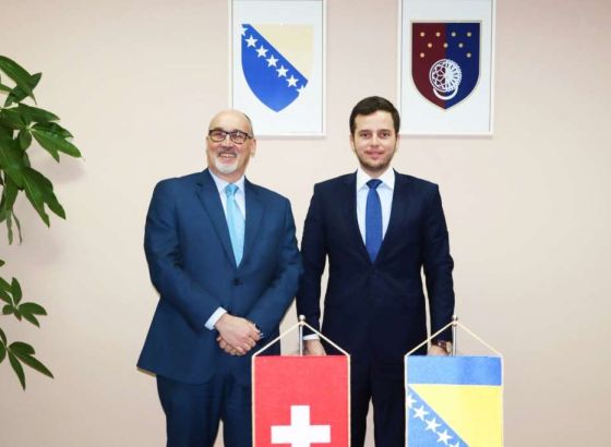 Premijer Uk i ambasador Švicarske o jačanju saradnje i mogućnosti uspostavljanja novih aviolinija