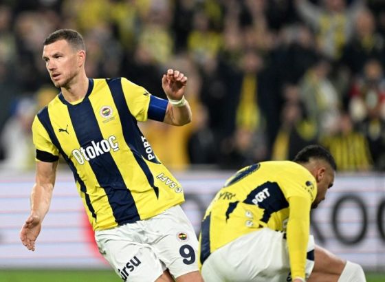 Džeko sjajnim partijama natjerao upravu Fenerbahčea na razmišljanje