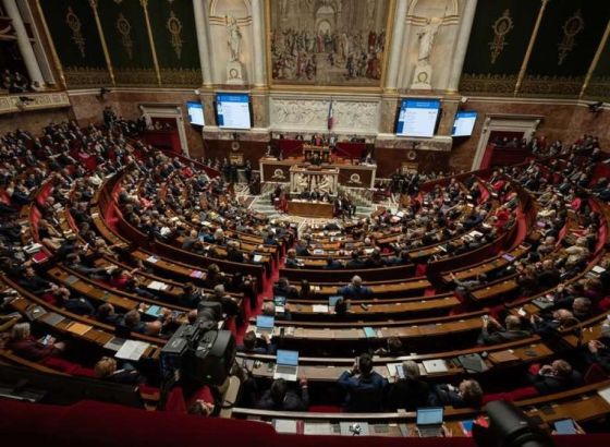 Francuski parlament tijesnom većinom izglasao povjerenje premijeru Bayrou