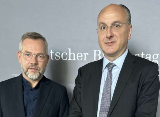 Ambasador Arnaut: Bundestag demantovao Stevandića, Schmidtov legitimitet neupitan