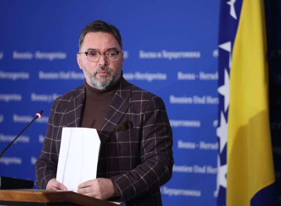 Košarac: Usvojena odluka da se za uvoz hibridnih električnih vozila i vozila na plin smanji carina