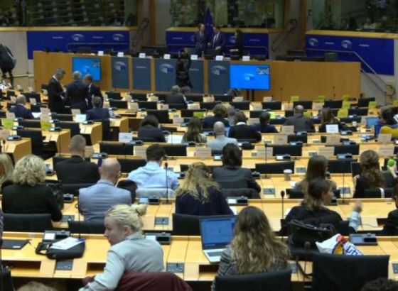Komisija poziva na reforme u Srbiji, a eurozastupnici podijeljeni u pitanju tamošnje krize