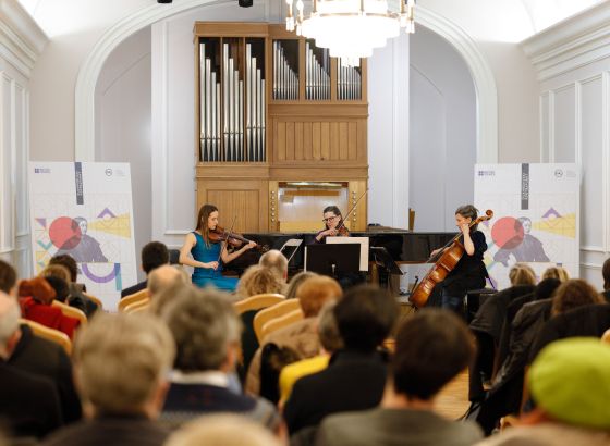 Dijahronijski kontrapunkt: Klasična muzika i savremena književnost