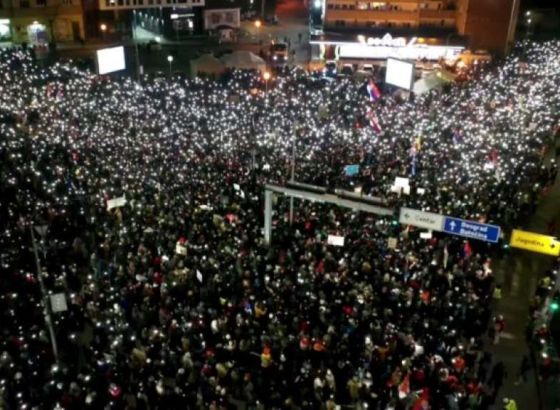 Stotine taksista vraćaju studente koji su tri dana pješačili na skup u Kragujevcu