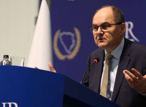 OGLASI SE I VISOKI PREDSTAVNIK! RS nema državnost,entiteti pravno postoje samo na osnovu Ustava BiH