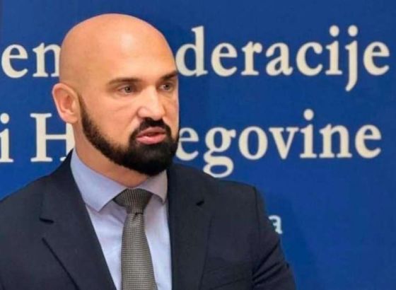 ISAK UPUTIO PORUKU SRBIMA: Okrenite se oko sebe i pogledajte svoju imovinu a onda pogledajte  Dodikovu i njegovih ...