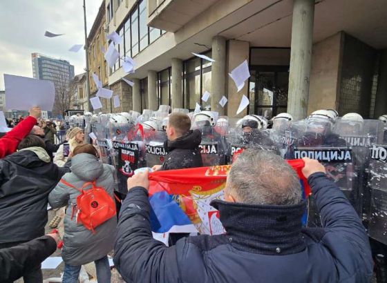 Unatoč prosvjedima i sukobima vladajući izabrali gradonačelnika Novog Sada