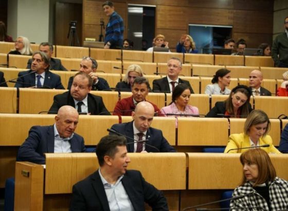 Klub SDA traži od Miokovića da prestane kršiti Poslovnik i sazove sjednicu o fiskalnim reformama