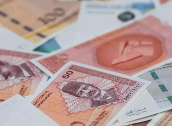 Novi zakoni napravili haos u RS:  Banke, notari, privredni subjekti  u problemu