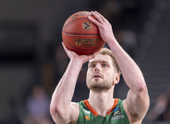 Jaka Blažič igrao sa polomljenom rukom,
