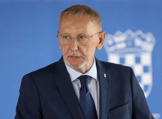 Božinović: Tvrdnje o tajnim deportacijama migranata potpuno neutemeljene