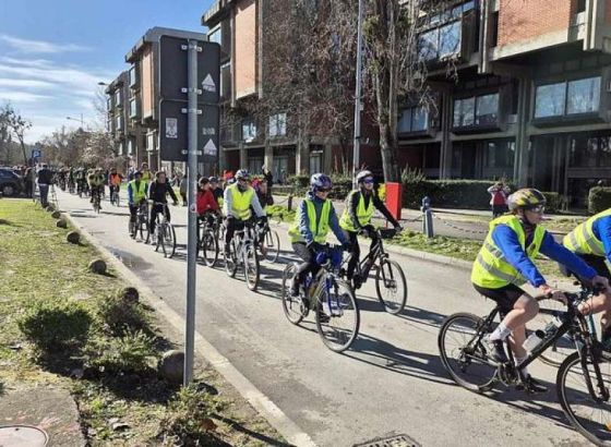 Srbija: Studenti krenuli biciklima u Strasbourg obratiti se dužnosnicima EU