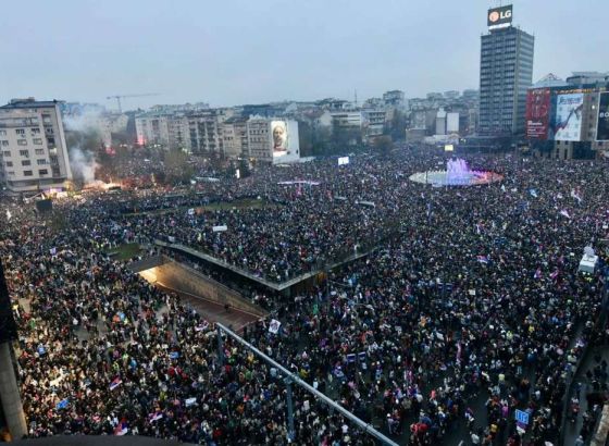 Brnabić optužila studente za terorizam, Vučić pozvao građane na skup 12. travnja