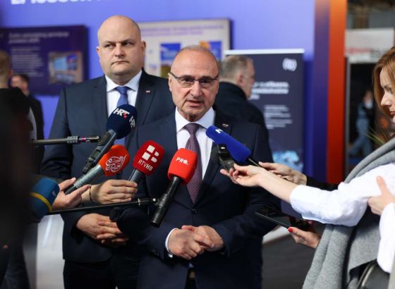 Grlić Radman: Očekujemo reakciju EU-a na protjerivanje hrvatskih državljana iz Srbije
