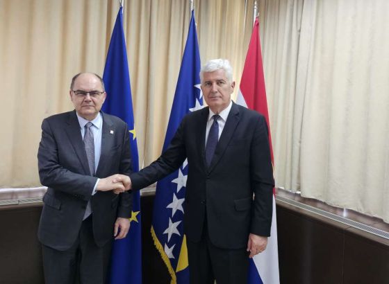 Čović i Schmidt razgovarali o aktuelnoj političkoj situaciji u BiH