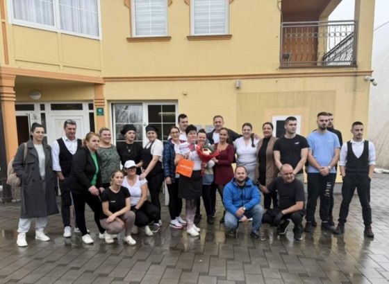 Nedostatak radne snage je veliki problem u BiH, vlasnici biznisa najvjernije radnike šalju na putovanja, poklanjaju automobile