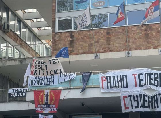 Studenti u blokadi potvrdili da ostaju ispred RTS-a do izbora novog Savjeta REM-a