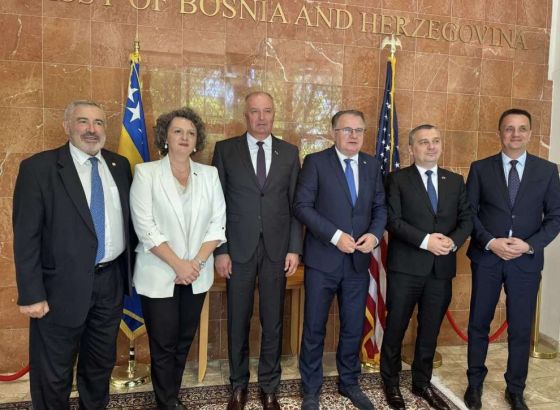 Helez u Washingtonu: Istinu o neustavnim aktivnostima predstaviti novoj administraciji SAD-a