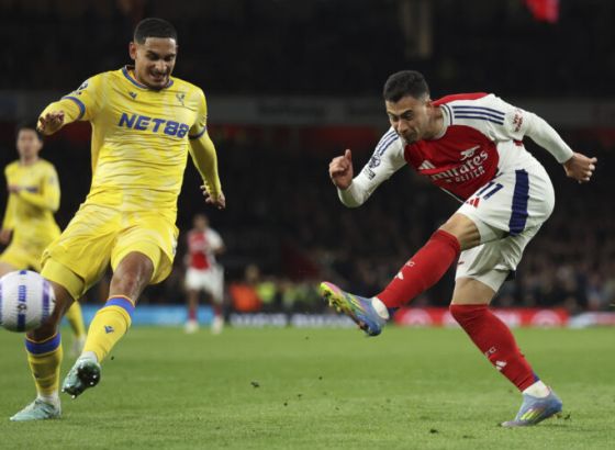 Arsenal dva puta vodio, Palas stigao do boda