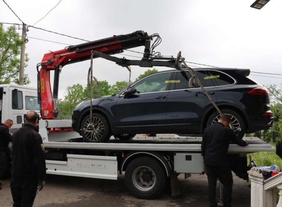 Uhapšen 'nadriljekar' iz Lukavca: Od dvoje Crnogoraca za liječenje uzeo 50 hiljada eura  pa kupio Porche