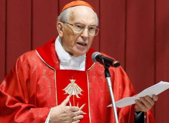 Kardinal Re: Papa Franjo bio je 'papa među narodom'