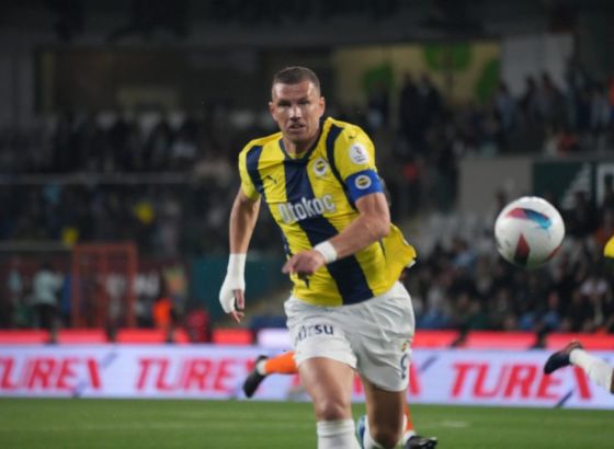 Hajduk i Fiorentina u borbi za potpis Edina Džeke