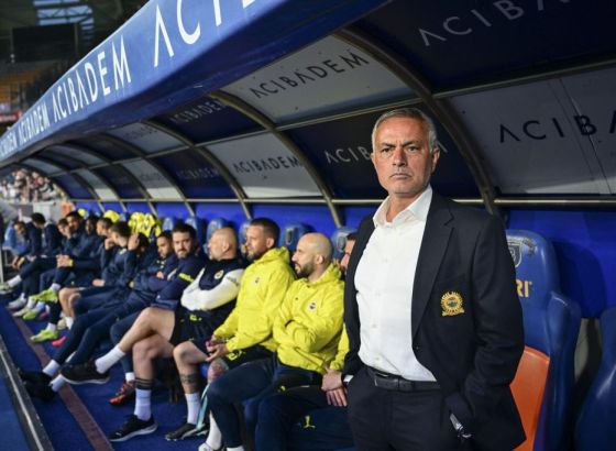 Mourinho na kraju sezone napušta Fenerbahce i postaje selektor