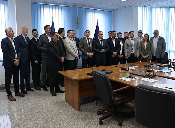 Ministar Mijatović potpisao ugovore za projekte vrijedne više od 6 milijuna KM (VIDEO)