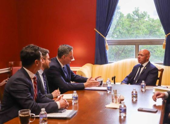 Washington: Bećirović s predsjedavajućim Odbora za vanjsku politiku Kongresa Brianom Mastom