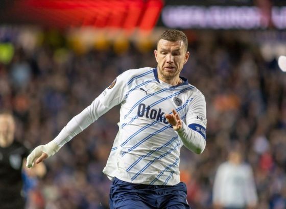 Džeko napušta Fenerbahce, ali možda ipak ostane u Turskoj