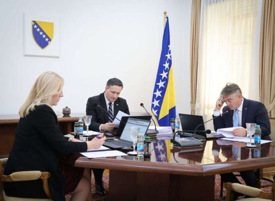 Održana vanredna sjednica Predsjedništva BiH na zahtjev Denisa Bećirovića