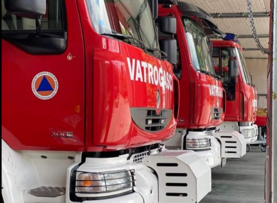 Eksplozija u kontejneru na Alipašinom Polju blizu osnovne škole: Vatrogasci brzo intervenisali