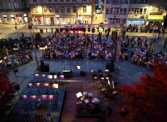 Na Pozorišnom Trgu Susan Sontag izveden koncert Sarajevo Big Banda