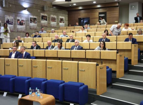 Usvojen Zakon o dugu, zaduživanju i garancijama FBiH