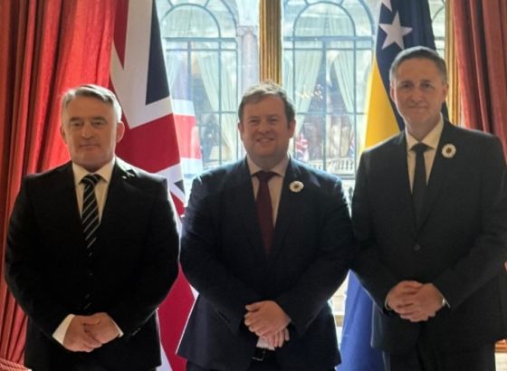 Bećirović u Londonu: Upozorio na ozbiljne sigurnosne prijetnje i napade na ustavni poredak BiH