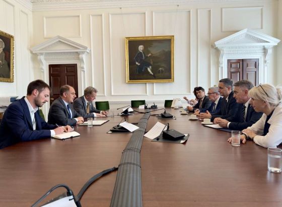 Komšić i Bećirović sa zamjenikom savjetnika britanskog premijera za nacionalnu sigurnost