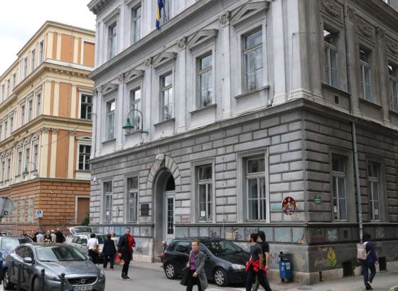 Počinje upis u srednje škole u KS, više od 4.200 mjesta u javnim i privatnim školama