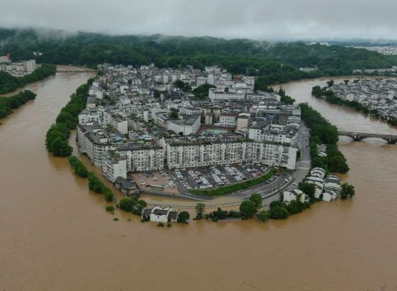 Poplave u Kini natjerale više od 80.000 ljudi da napuste domove