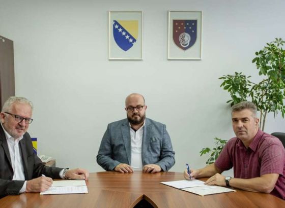 Dogovoren besplatan prevoz za učenike i studente u KS