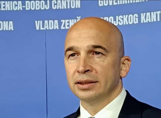 Pivić: Nijedno tijelo UNZE nije donijelo odluku o krivičnoj prijavi, plata po izboru v. d. rektora
