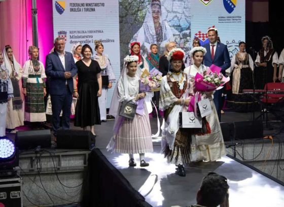 MEĐU 16 DJEVOJAKA: U Tomislavgradu izabrana najljepša Hrvatica u narodnoj nošnji izvan RH