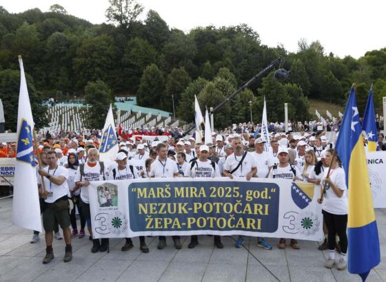 Više od osam hiljada učesnika Marša mira stiglo u Potočare