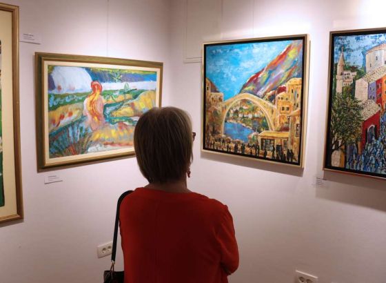 Izložba 'Mostar u srcu' okupila 37 umjetnika i više od 70 radova