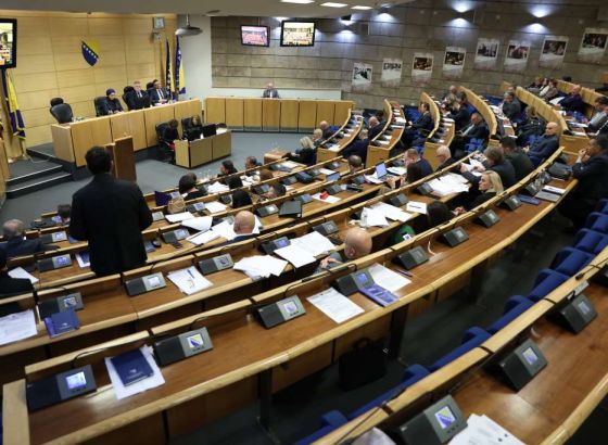 Poslanici danas o stanarskim pravima, stanju u penzijskom sistemu FBiH i zaštiti od požara