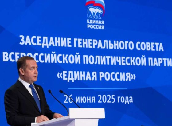 Medvedev: Trumpova 'igra ultimatumima' mogla bi uvući SAD u ukrajinski rat