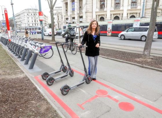 Grad Beč riješio haos s električnim trotinetima u saobraćaju, problem brojnih evropskih gradova