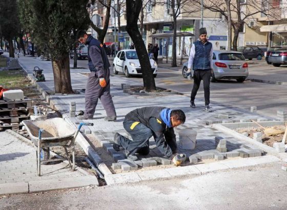 Dok građani Zapadnog Balkana masovno odlaze, 100.000 izdanih radnih dozvola za migrante; Sindikati zabrinut zbog ...