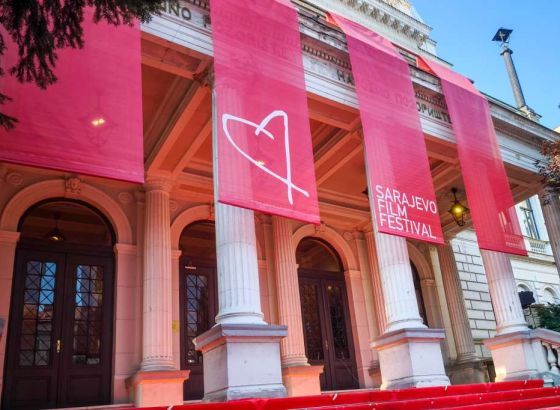 Završne pripreme za 31. Sarajevo Film Festival, postavljen crveni tepih
